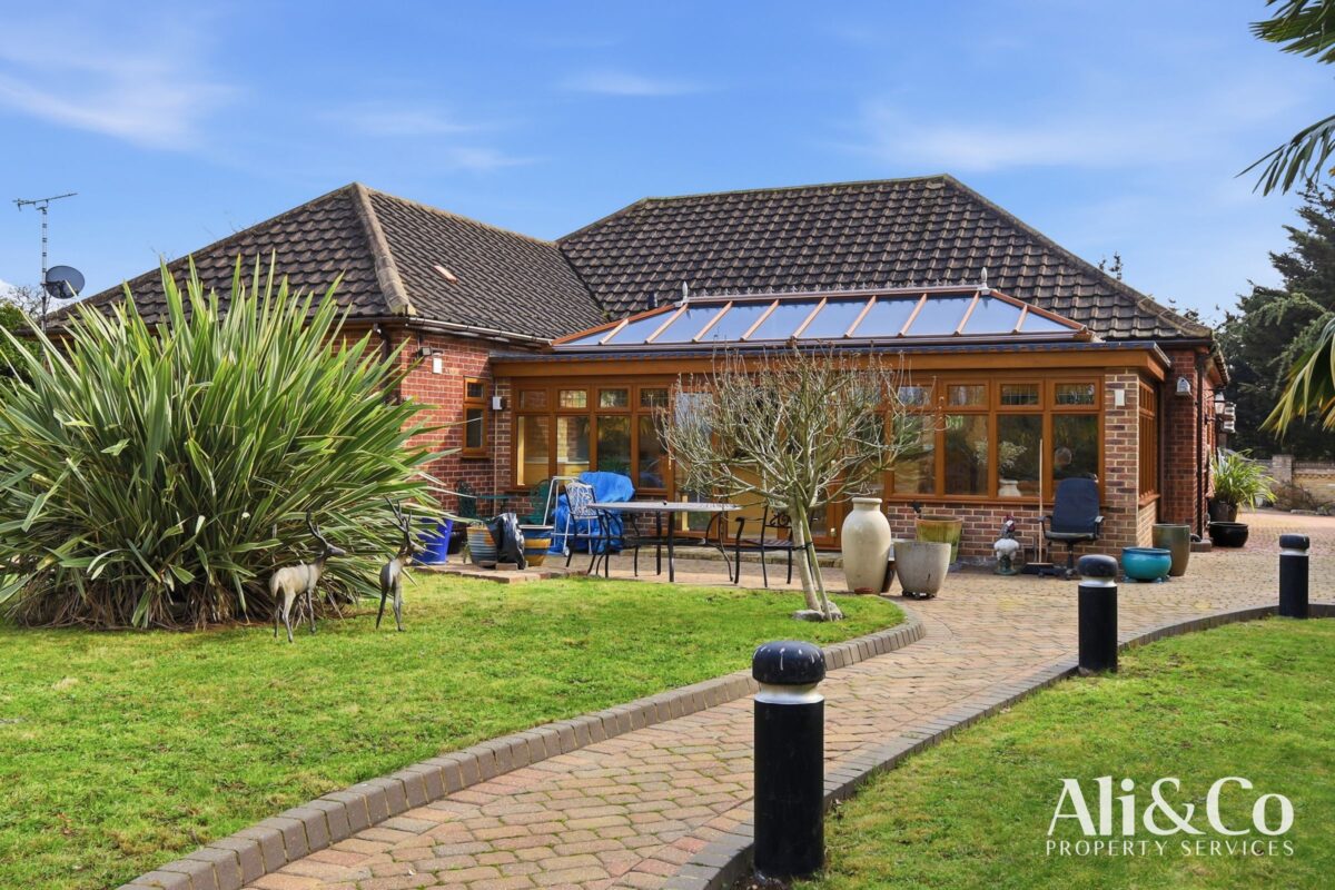 Rainbow Acres, Stifford Clays Road, Orsett, Grays