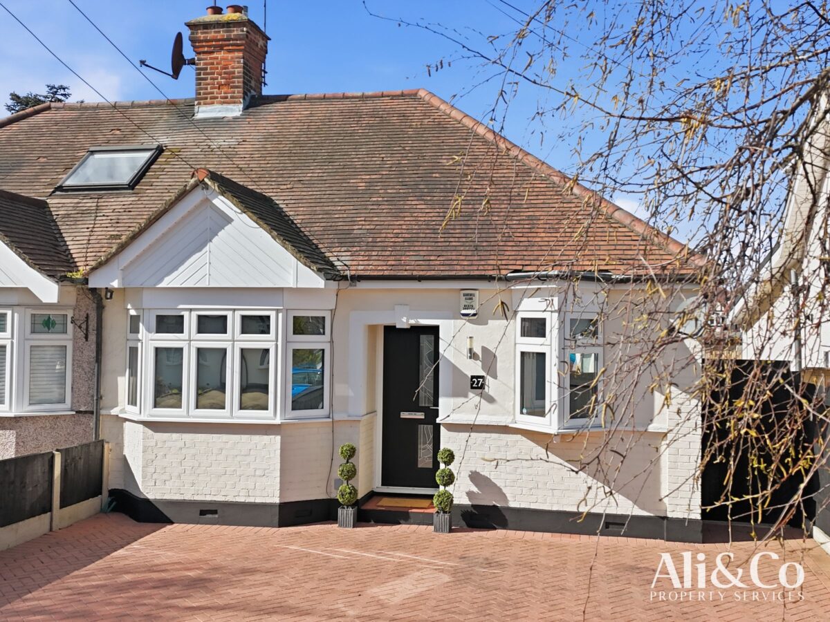 Crowstone Road, Grays