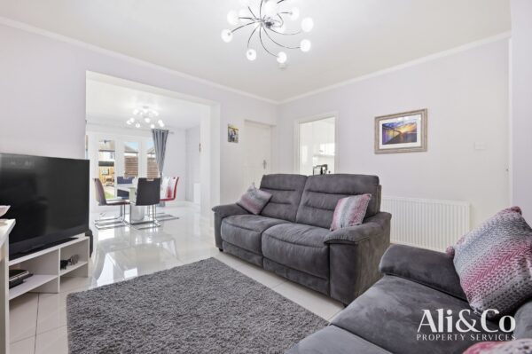 Crowstone Road, Grays