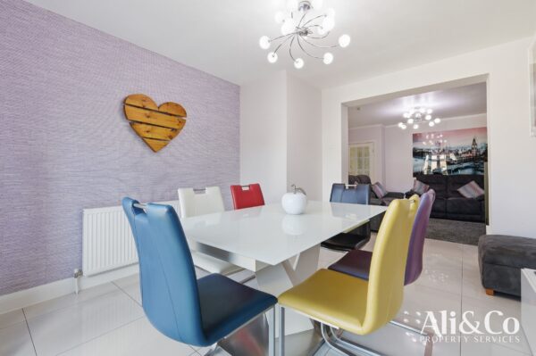 Crowstone Road, Grays