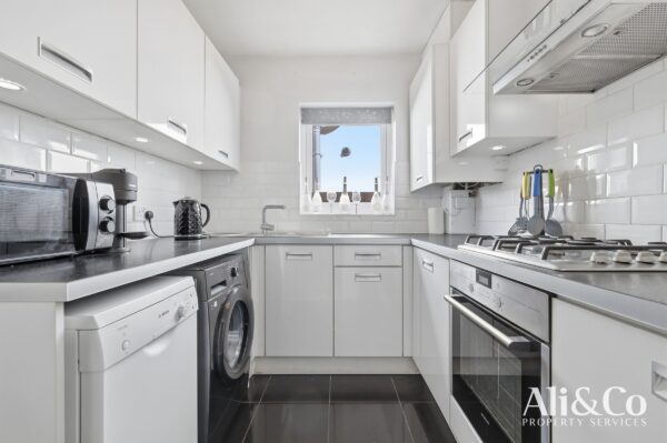 Crowstone Road, Grays