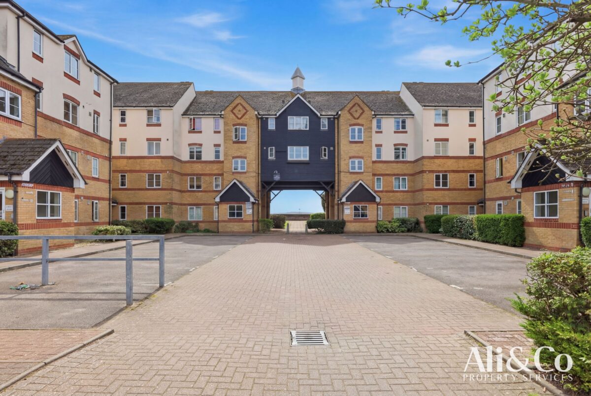 Lewes Close, Grays