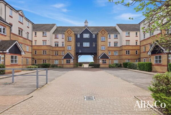 Lewes Close, Grays