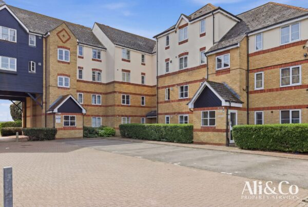 Lewes Close, Grays