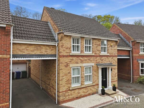 Maunder Close, Grays