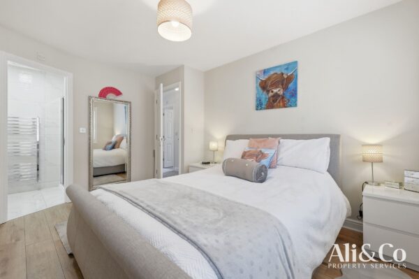 Maunder Close, Grays