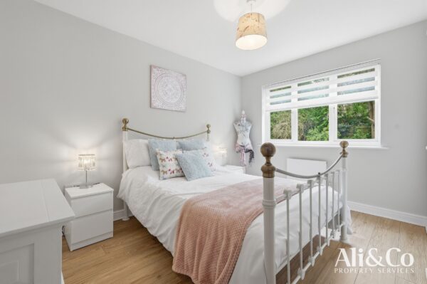 Maunder Close, Grays