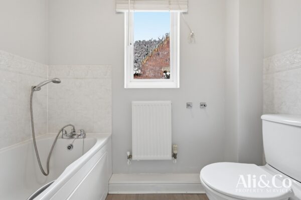 Maunder Close, Grays