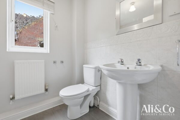 Maunder Close, Grays