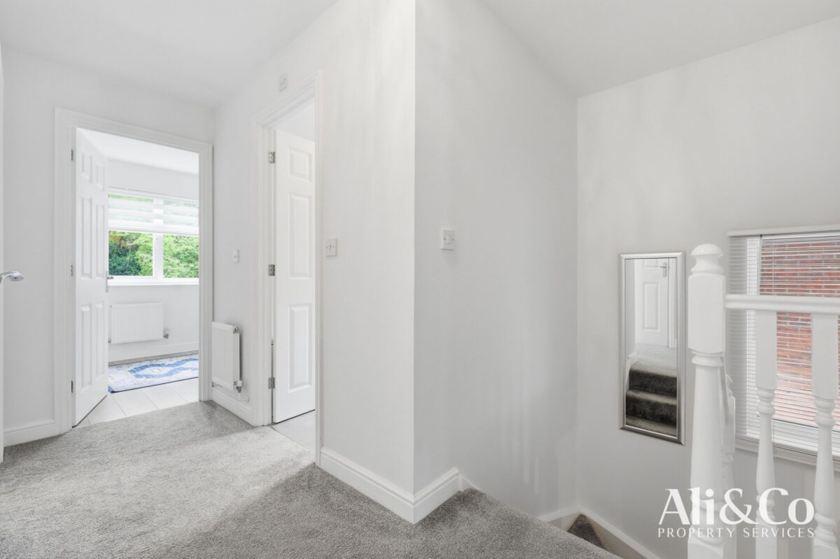 Maunder Close, Grays