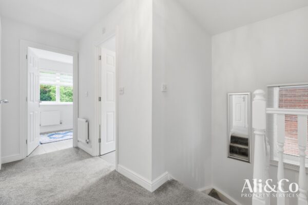 Maunder Close, Grays