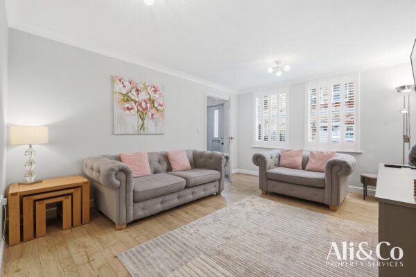 Maunder Close, Grays