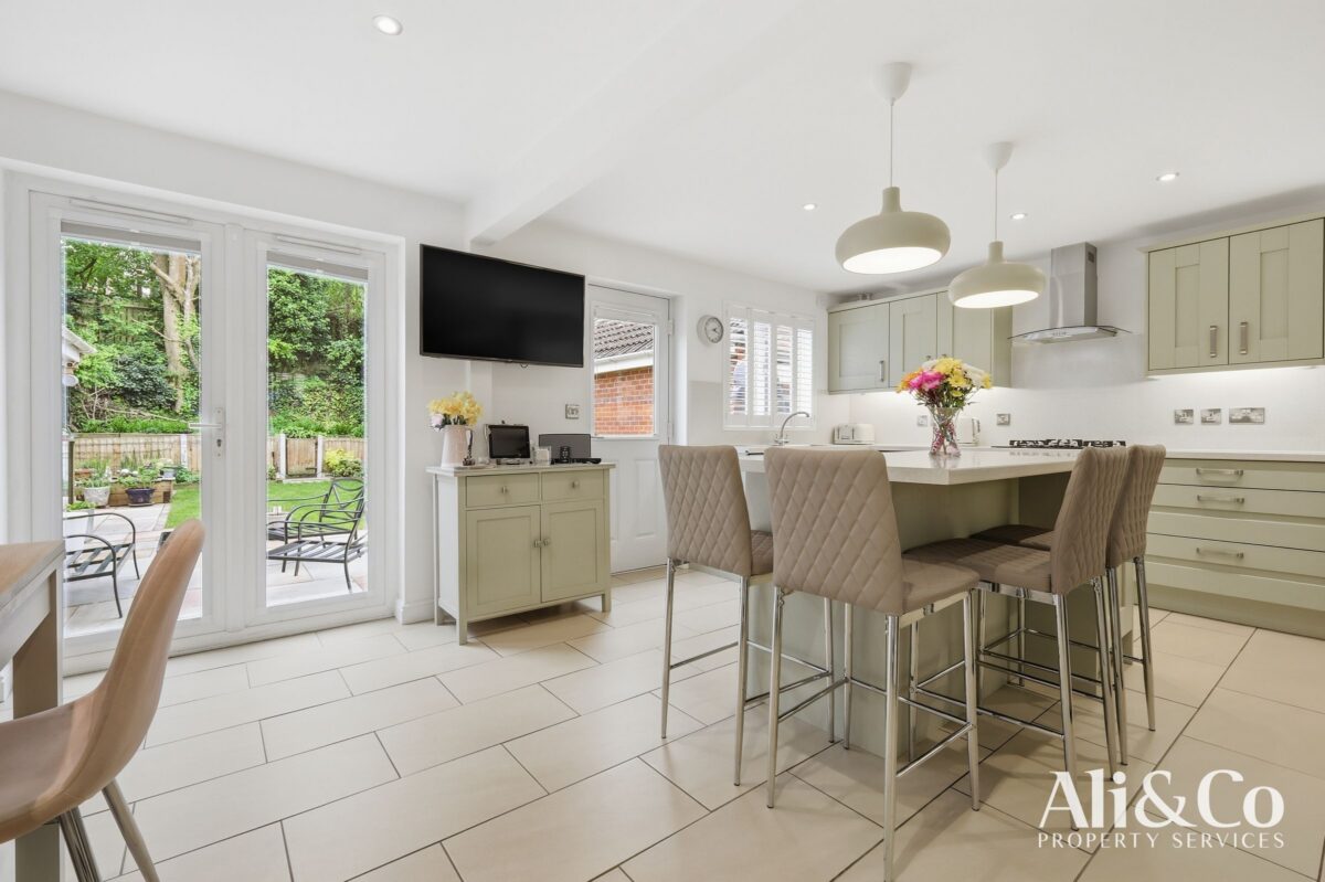 Maunder Close, Grays