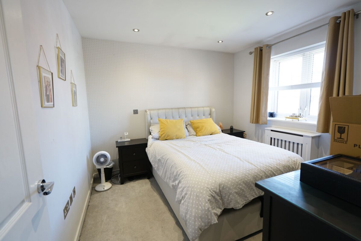 College Way, Grays