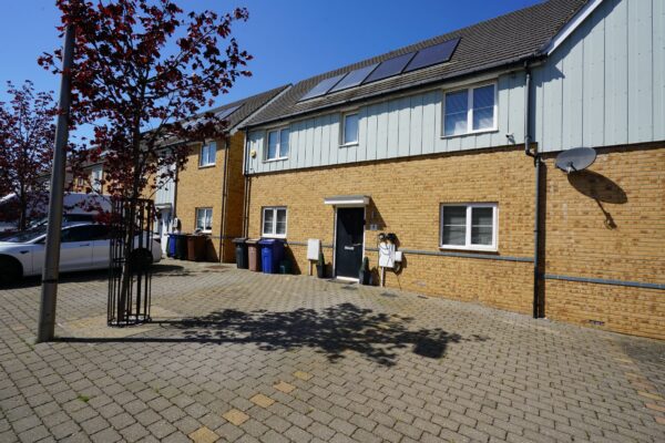 College Way, Grays