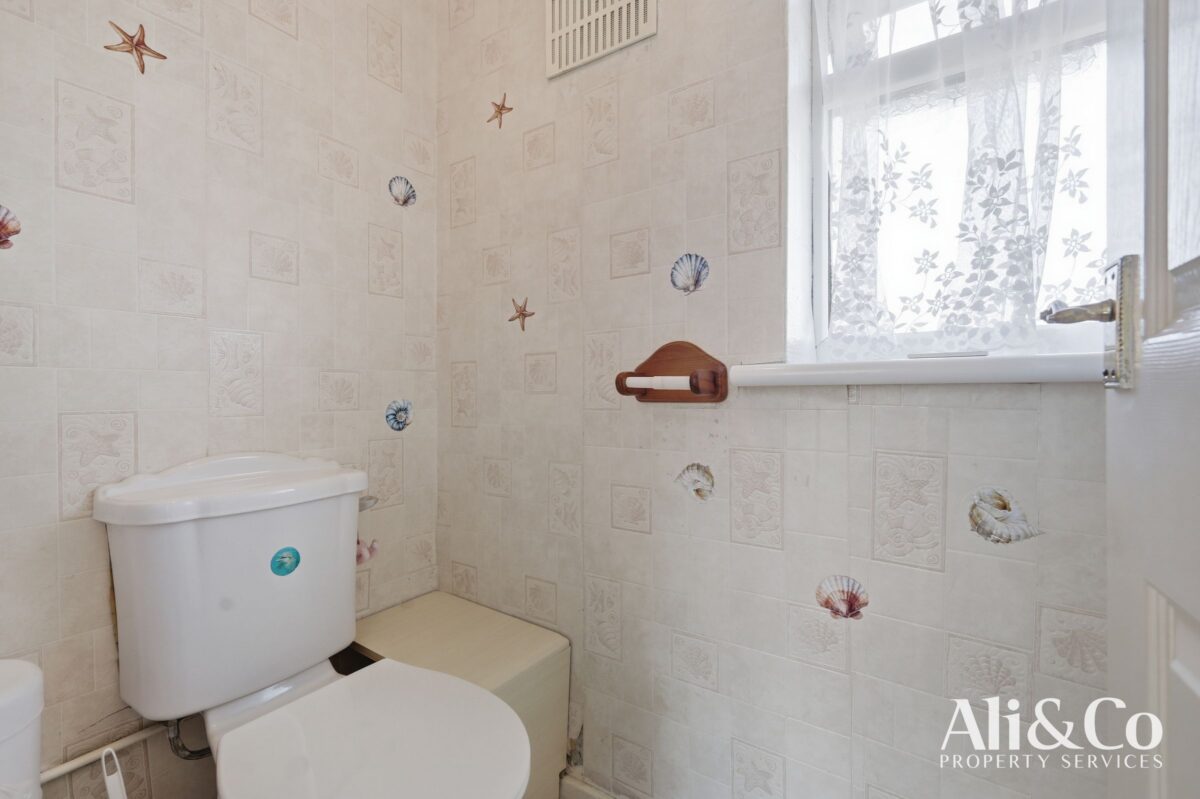 Gourney Grove, Grays