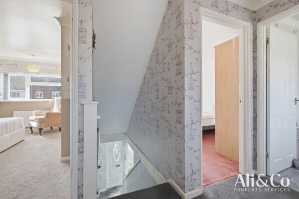 Gourney Grove, Grays