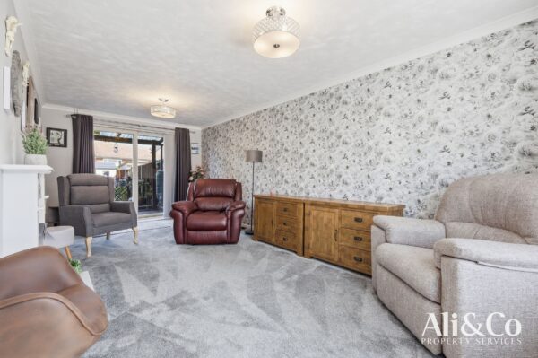 Gourney Grove, Grays