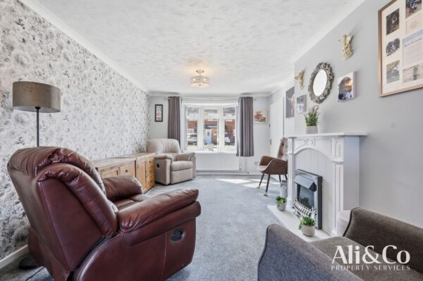 Gourney Grove, Grays