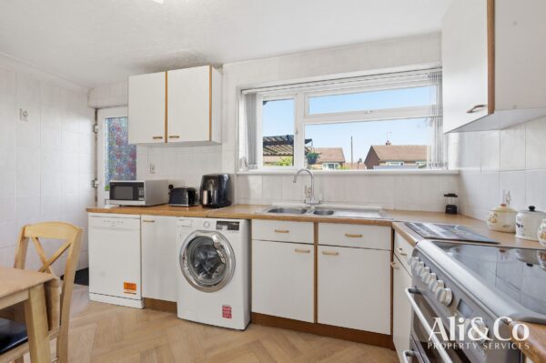 Gourney Grove, Grays