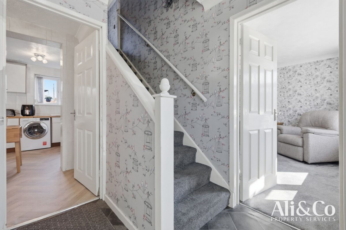 Gourney Grove, Grays