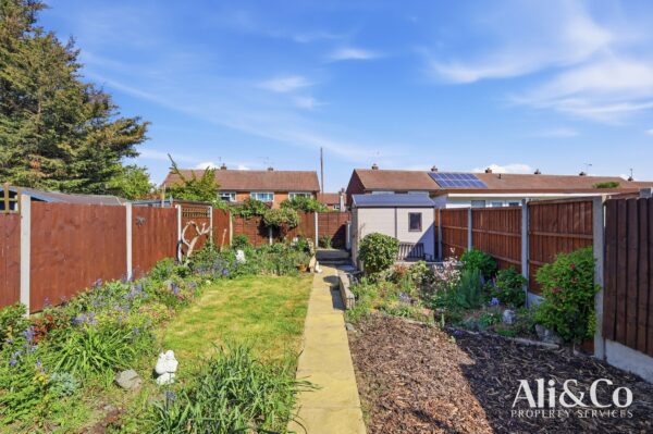 Gourney Grove, Grays