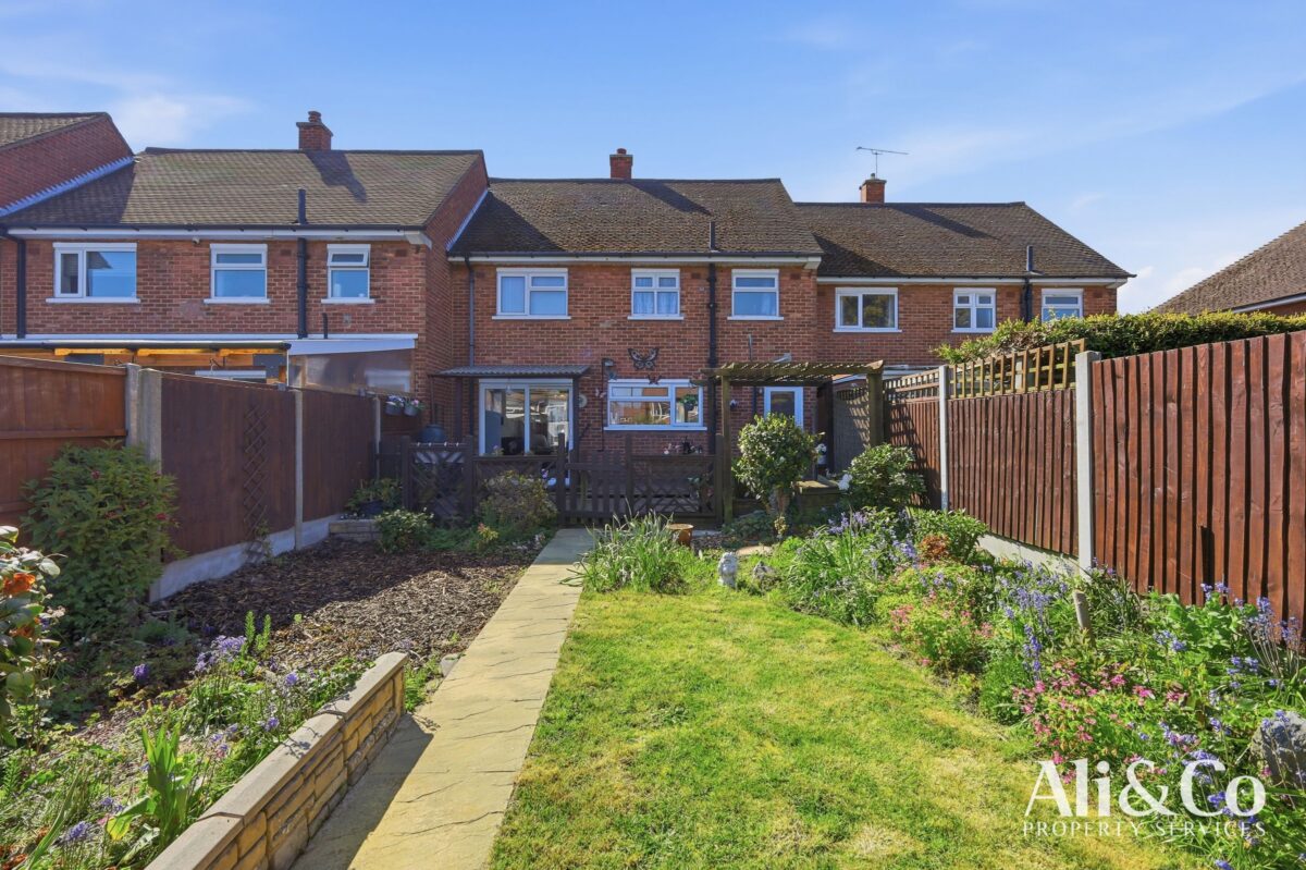 Gourney Grove, Grays