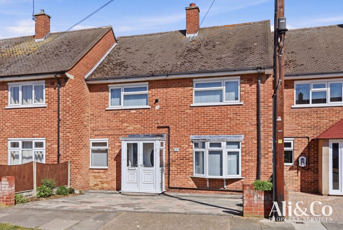 Gourney Grove, Grays