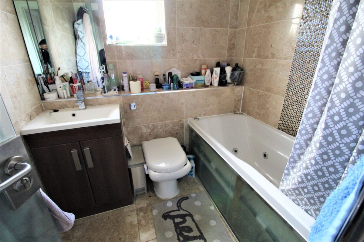 Grenville Road, Chafford Hundred, Grays