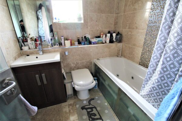 Grenville Road, Chafford Hundred, Grays