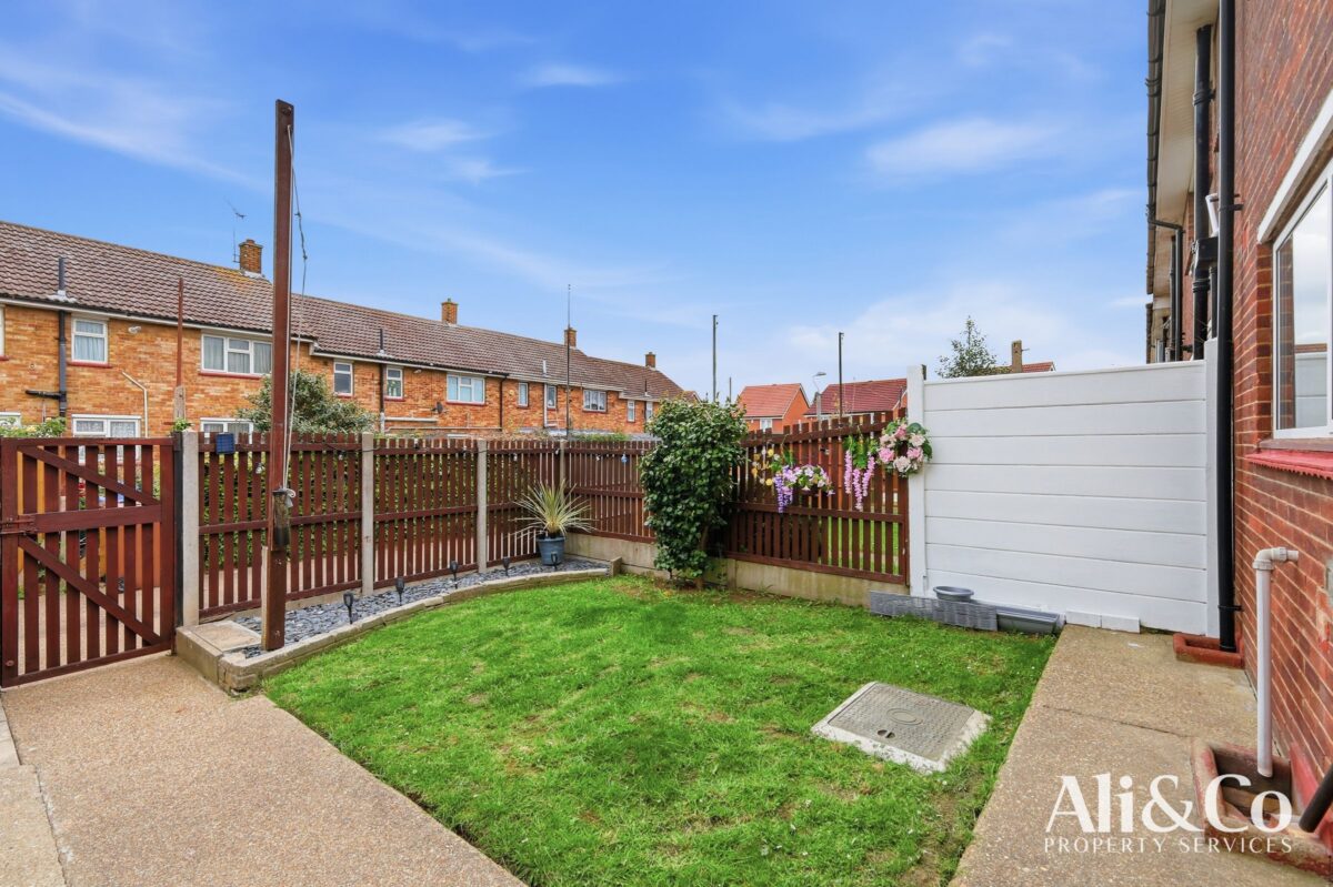 Sabina Road, Grays