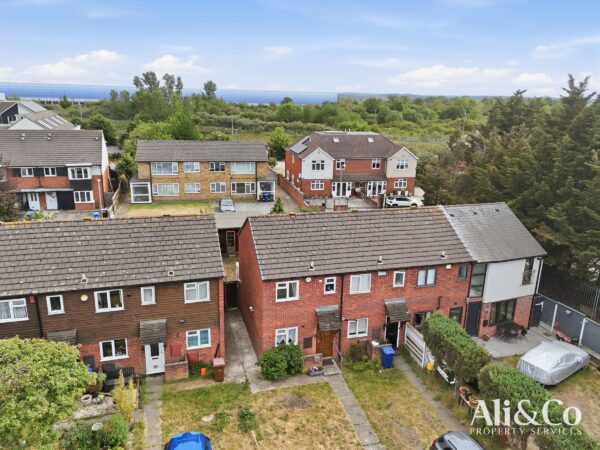 Wood Avenue, Purfleet-on-Thames