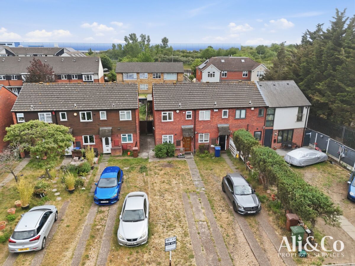 Wood Avenue, Purfleet-on-Thames