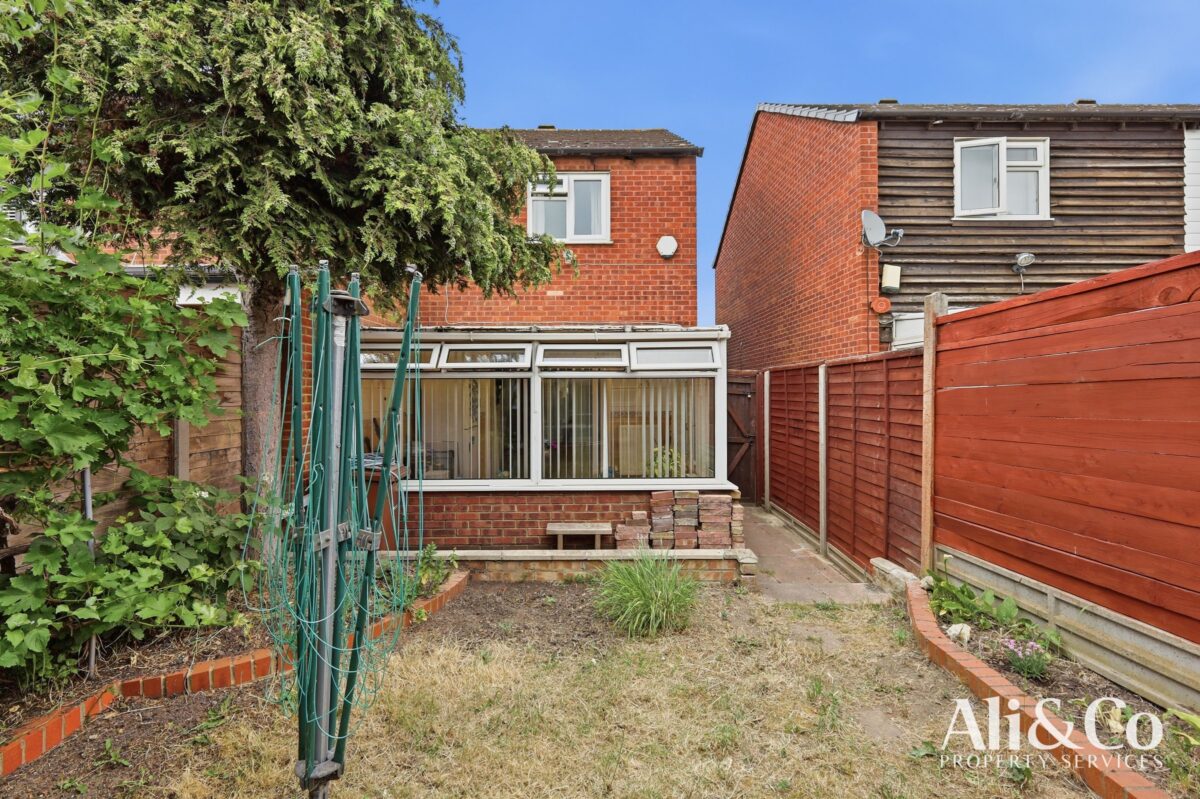 Wood Avenue, Purfleet-on-Thames