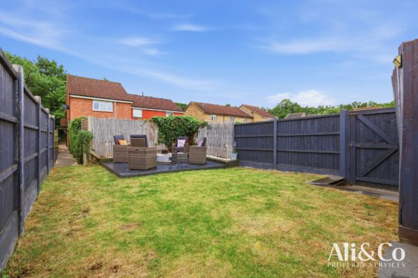 Kiln Way, Grays