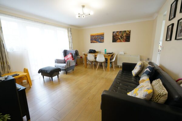 Caspian Way, Purfleet-on-Thames