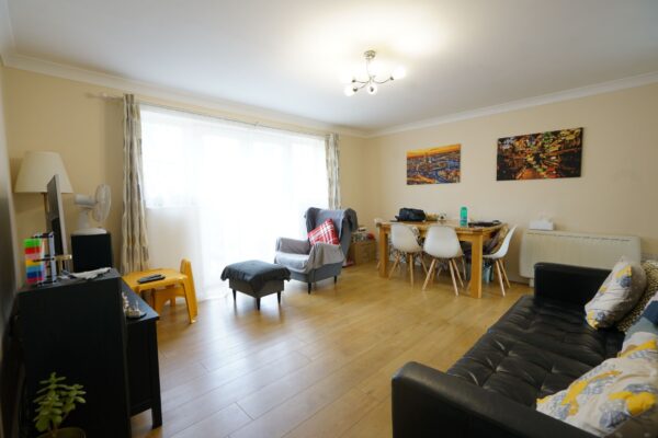 Caspian Way, Purfleet-on-Thames