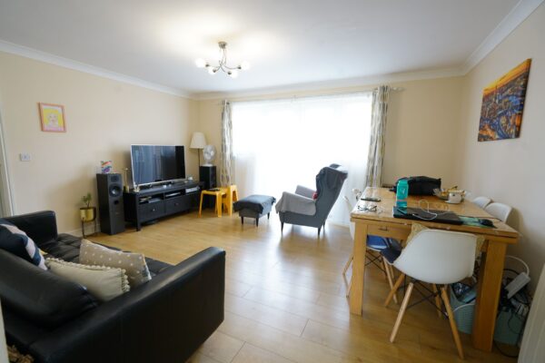 Caspian Way, Purfleet-on-Thames