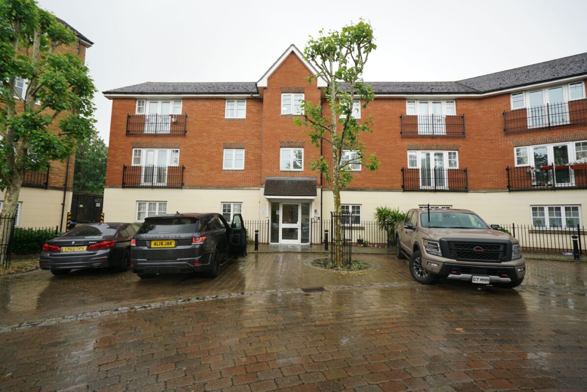 Caspian Way, Purfleet-on-Thames