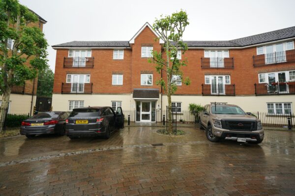 Caspian Way, Purfleet-on-Thames