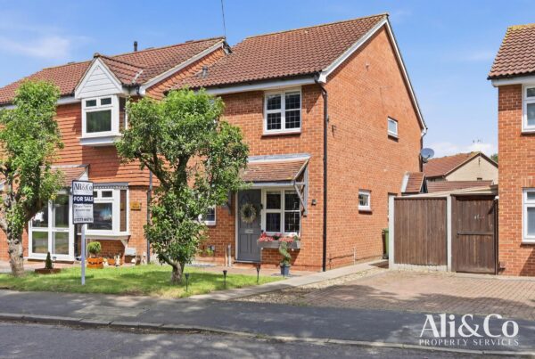 Kiln Way, Grays