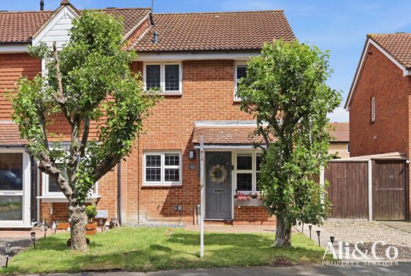 Kiln Way, Grays