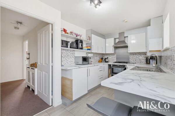 Woodside Close, Grays