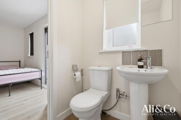 Woodside Close, Grays
