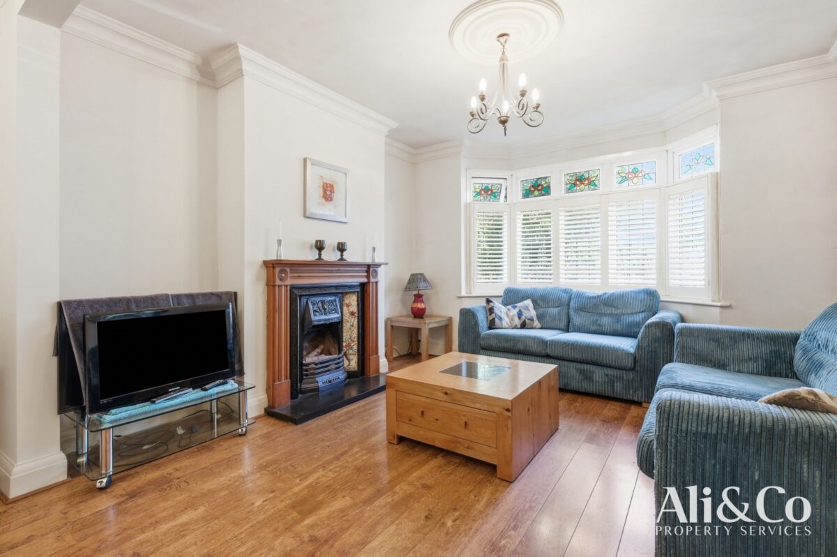 Bradleigh Avenue, Grays