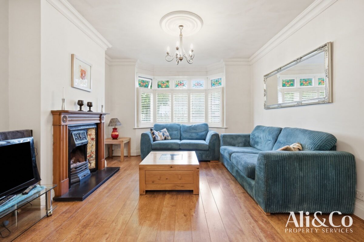 Bradleigh Avenue, Grays