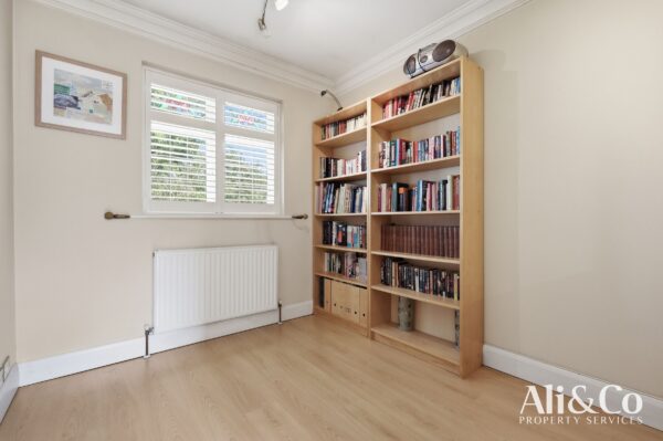 Bradleigh Avenue, Grays