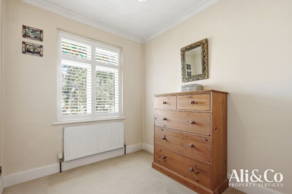 Bradleigh Avenue, Grays