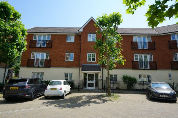 Caspian Way, Purfleet-on-Thames