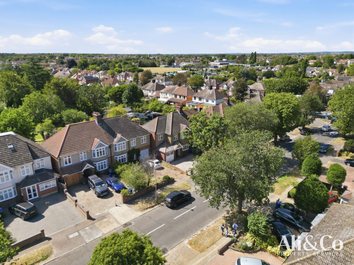 Bradleigh Avenue, Grays